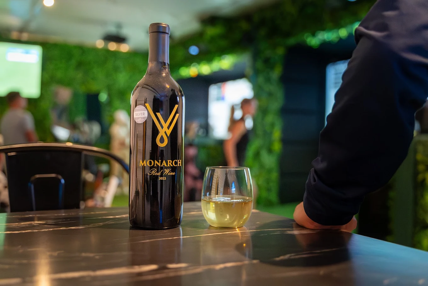 Beer & Wine Lounge at Beachside Greens